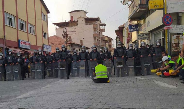 Öykü Serter de madenciyle yürüyor, Sosyal medyada 'Madenciyle yürüyorum' etiketiyle kampanya başlatıldı