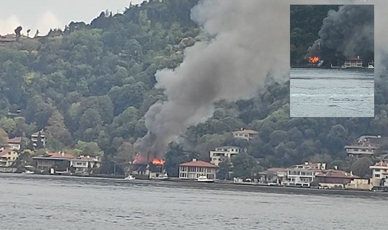 Üsküdar'da tarihi camide yangın