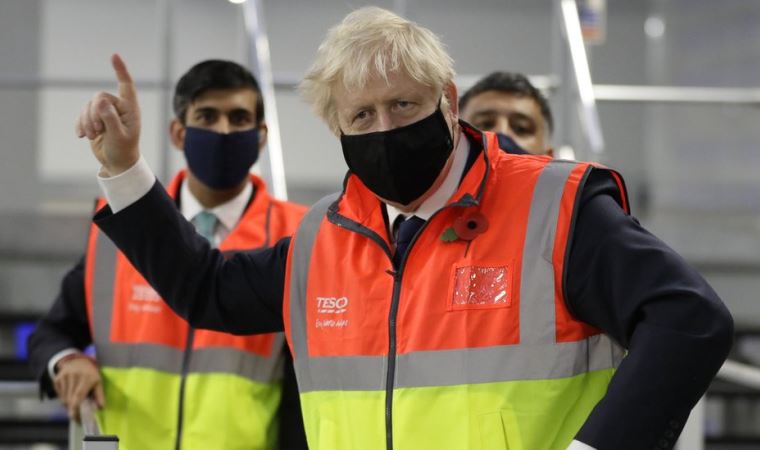 İngiltere Başbakanı Boris Johnson bir kez daha karantinada