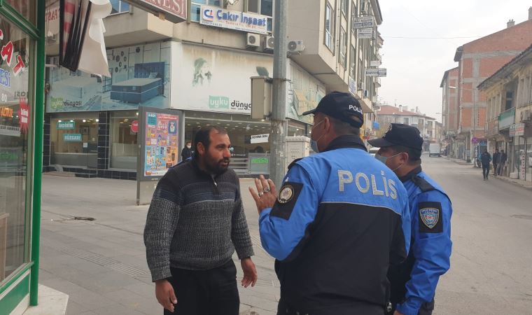 Maske takmadığı için ceza yedi, polislere 'Adam mı öldürdüm?' dedi