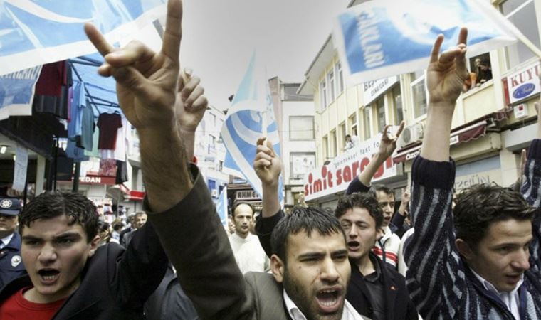 Fransa İçişleri Bakanı: 'Bozkurtlar'a karşı harekete geçeceğiz