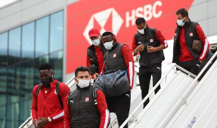 Sivasspor, Karabağ maçı için İstanbul'a gitti