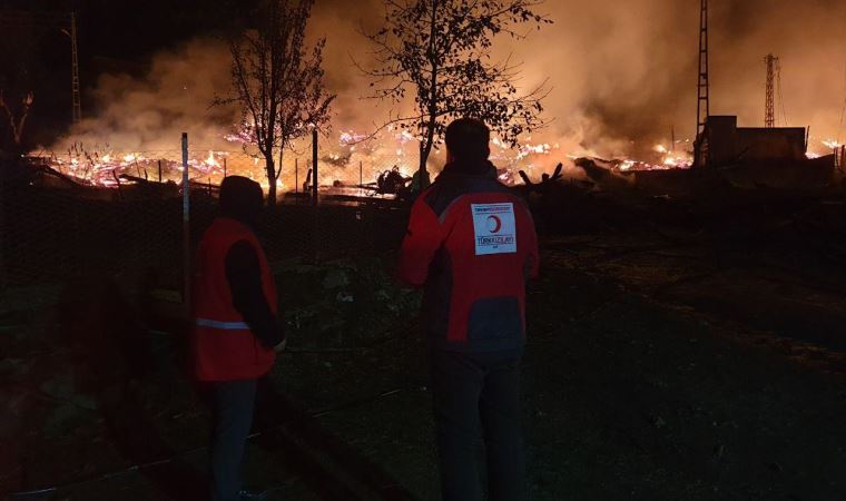 Kastamonu'nun Tepeharman köyünde korkutan yangın: 1 cami ve 10 ev yandı