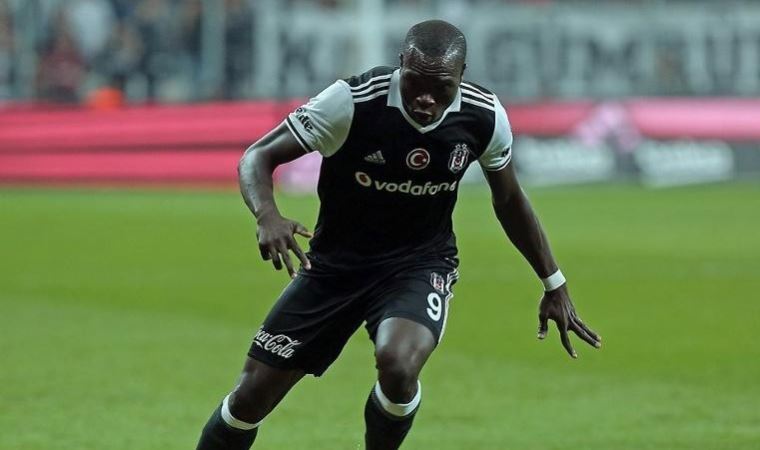 Beşiktaş'ın santrforu Vincent Aboubakar, sezona yine tutuk başladı