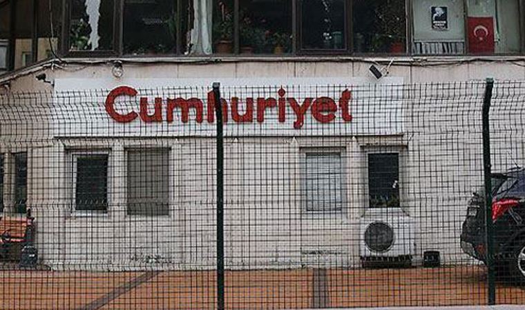 Cumhuriyet adliye koridorlarında