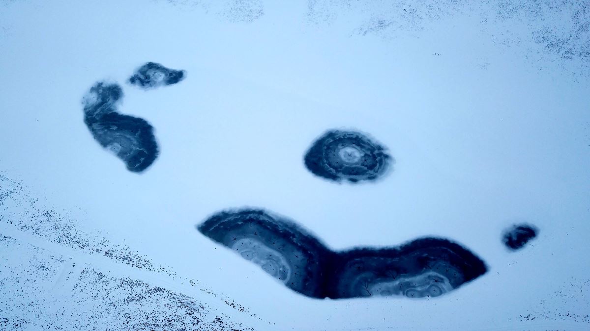 Türkiye'nin en büyük krater gölü Nemrut, beyaza büründü