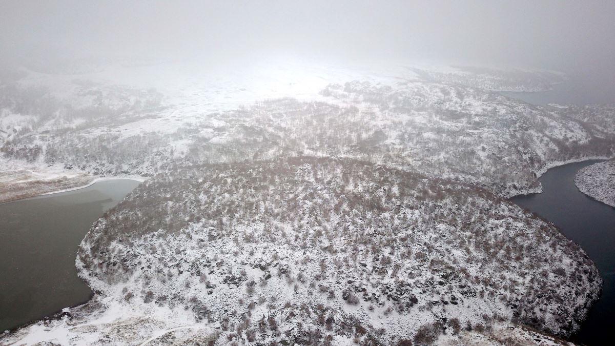 Türkiye'nin en büyük krater gölü Nemrut, beyaza büründü