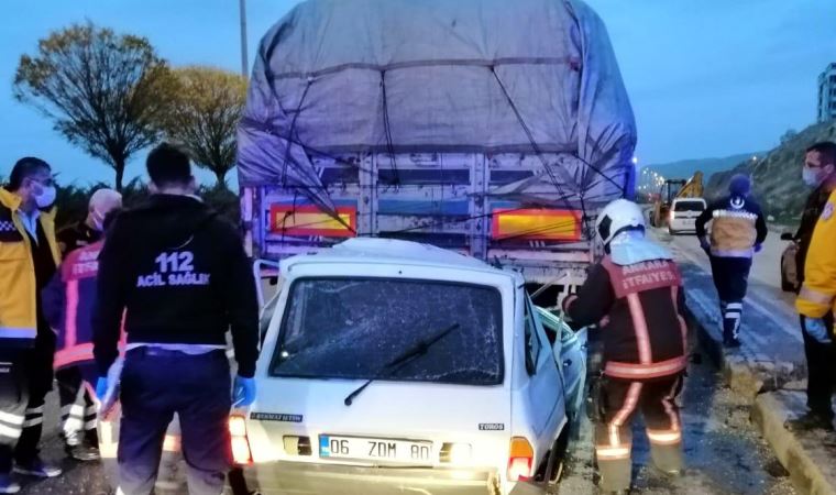 TIR'ın altına giren otomobilin sürücüsü hayatını kaybetti