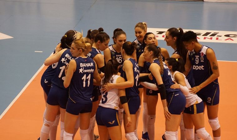 Fenerbahçe voleybolda galip