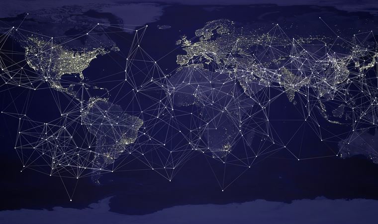 CERN araştırmacısı: İnsanlar her 2 kilometrede bir 'dijital iz' bırakıyor