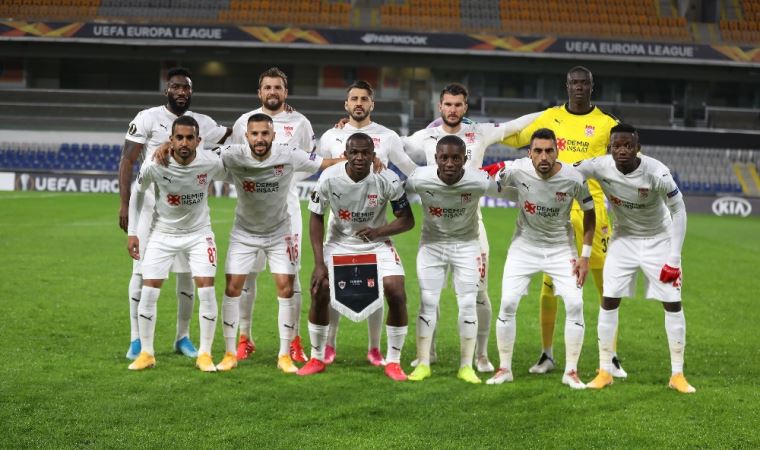 Sivasspor’a UEFA maçı öncesi şok!