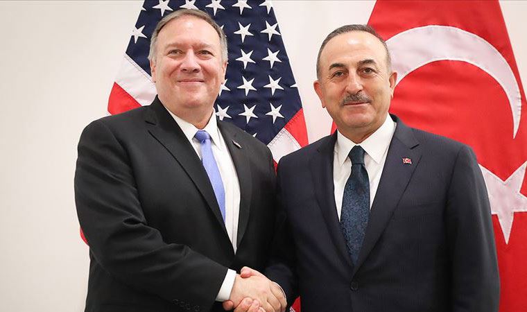 Politico: 'NATO toplantısına Pompeo-Çavuşoğlu suçlamaları damga vurdu'