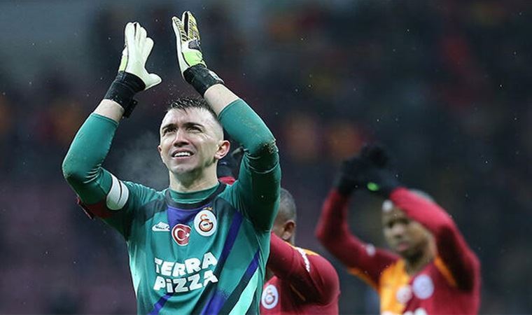 Ünlü kaleci Muslera Galatasaray'da kalacak mı? İşte yanıtı!