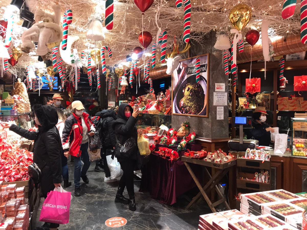 Tarihi şekercide yeni yıl yoğunluğu; unutulmaya yüz tutmuş şekerlere ilgi arttı