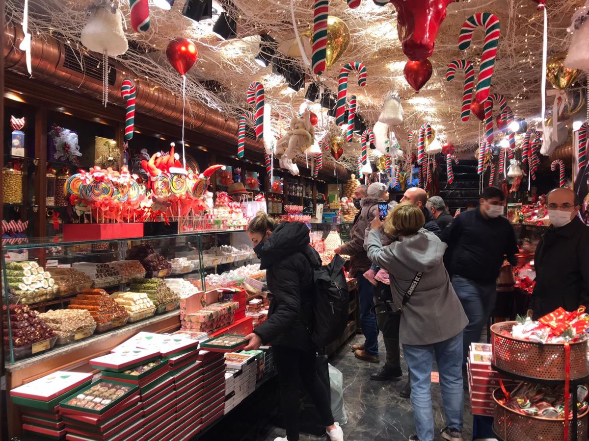 Tarihi şekercide yeni yıl yoğunluğu; unutulmaya yüz tutmuş şekerlere ilgi arttı