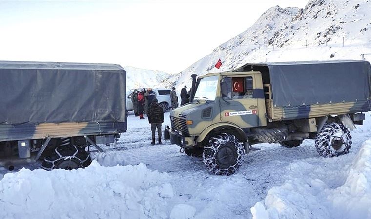 Hakkari'de çığ düştü: 1 asker şehit, 1 asker aranıyor