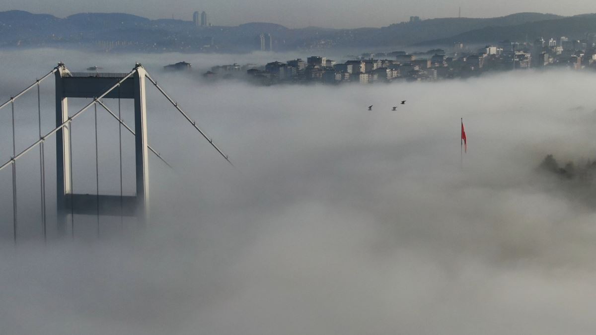 FSM Köprüsü'nde büyüleyen sis manzarası drone ile görüntülendi