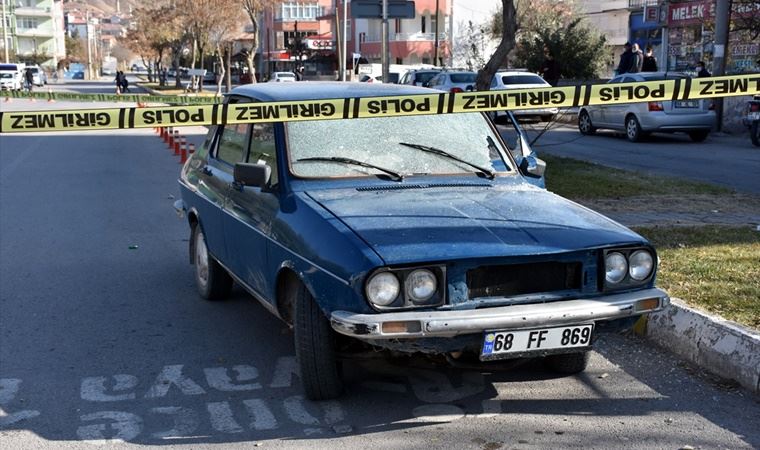 Av tüfeğiyle ateş edilen otomobildeki 4 yaşındaki çocuk ağır yaralandı