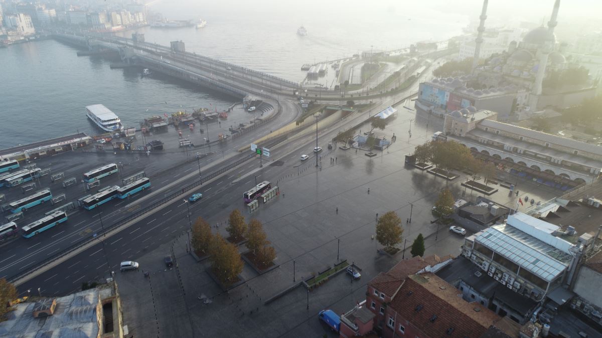 Kısıtlamanın ilk gününde İstanbul boş kaldı