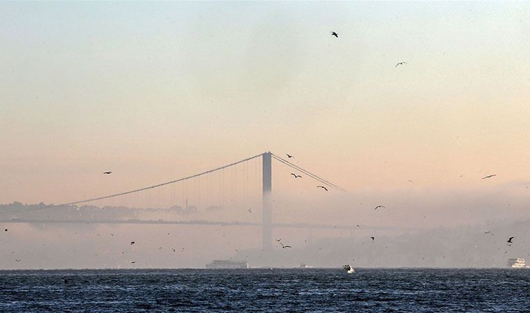 İstanbul Boğazı gemi geçişine açıldı