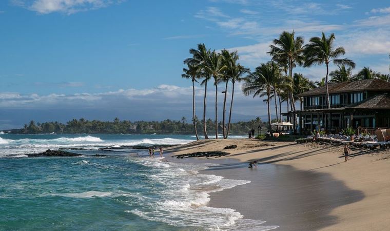 Hawaii, uzaktan çalışmaya geleceklerin gidiş-dönüş biletlerini karşılayacak