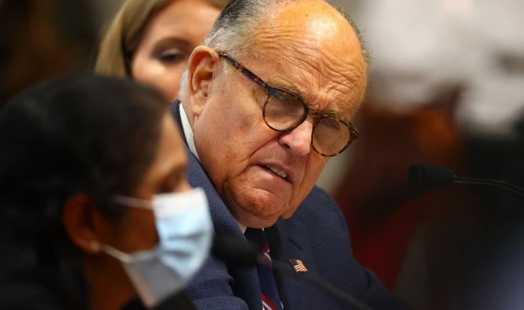 Trump, avukatı Rudy Giuliani’nin Covid-19’a yakalandığını açıkladı