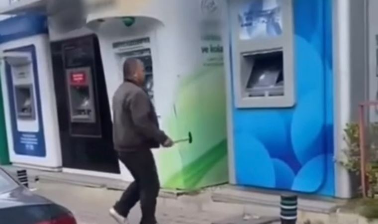 ATM’lere saldırdı, çekiç ile tek tek kırdı