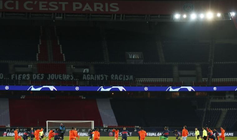 Paris'te başlama vuruşu ırkçılık protestosuyla yapıldı!