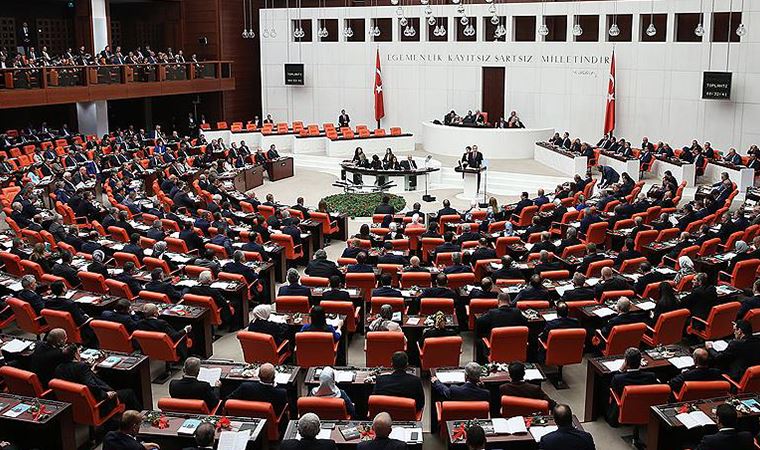 TBMM'de AKP ve CHP'li vekiller arasında kavga