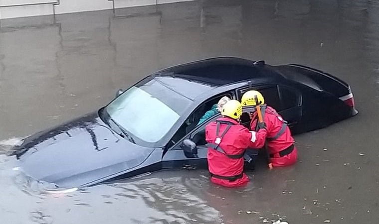 Ciara fırtınası nedeniyle İngiltere'de onlarca uçuş iptal edildi (09.02.2020)