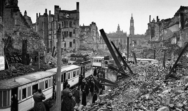 Dresden bombardımanının 75. yılı: Müttefiklerin 2. Dünya Savaşı'ndaki en tartışmalı saldırısı