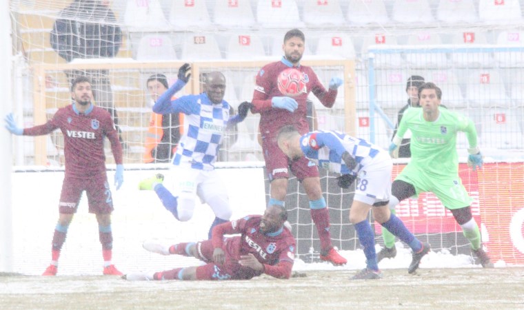 Kar, buz dinlemediler, 4 golle yarı finale çıktılar