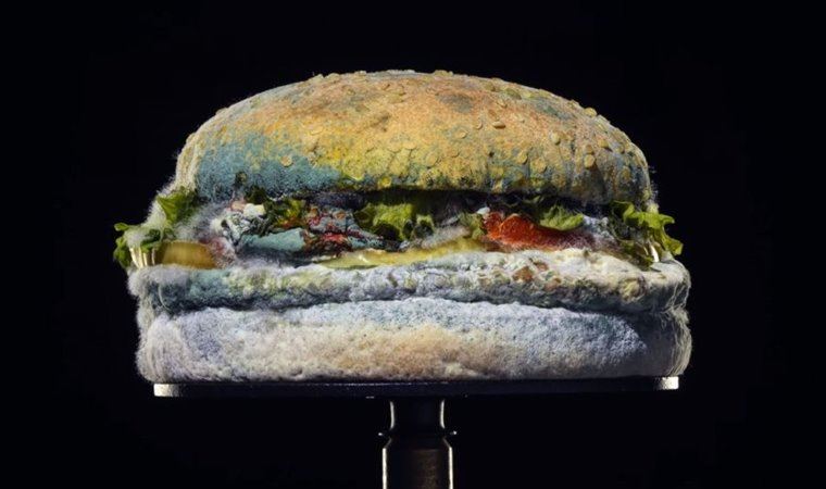 Burger King'den 'Küflü Whopper' reklamı