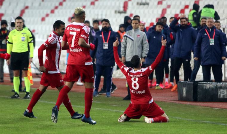 Mert Hakan’ın gol sevinci Alanyalıları çıldırttı