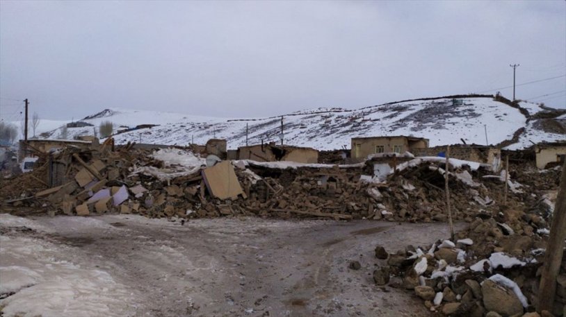 İran depreminin vurduğu Van Başkale'den ilk fotoğraflar