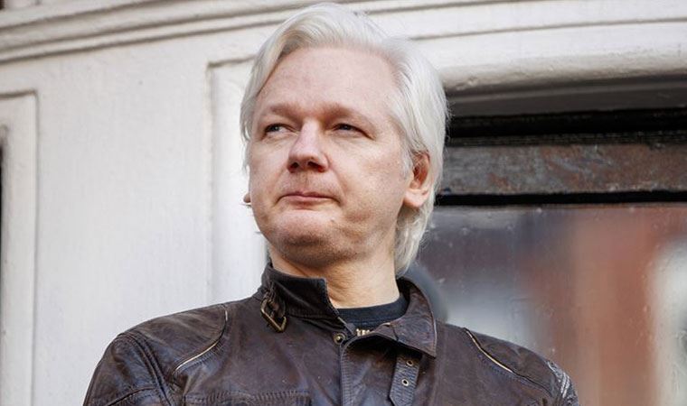 WikiLeaks’in kurucusu Julian Assange hakim karşısında