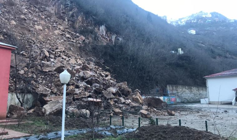 Gümüşhane'de heyelan tedirginlik yarattı