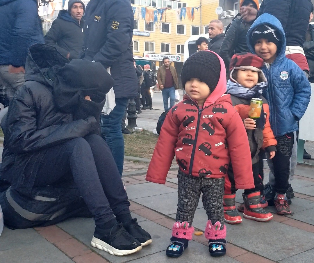 Türkiye, 'durdurmayacağız' dedi, mülteciler akın etti