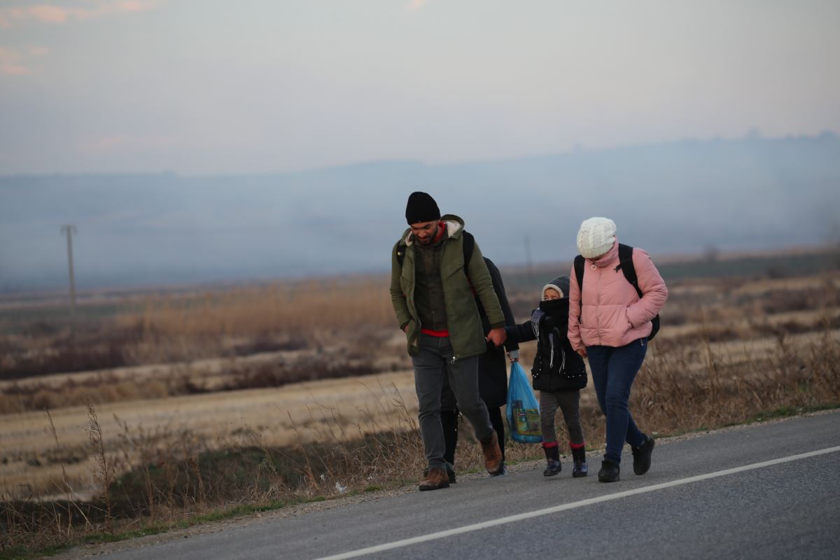 Türkiye, 'durdurmayacağız' dedi, mülteciler akın etti