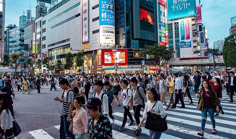 Japonya 70 yaşına kadar çalışmanın önünü açıyor