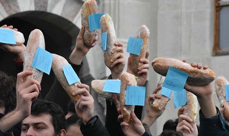 Öğrenciler zamlara karşı harekete geçti: “Açlıkla sınav olmaz!”