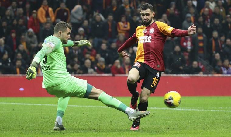 Galatasaraylı Ömer Bayram'da kırık var!