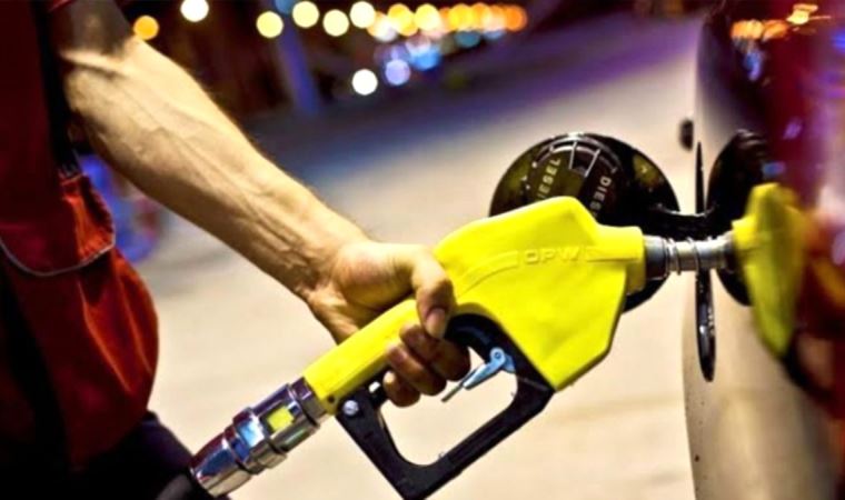 DİKKAT: Benzine 13 kuruş zam geldi