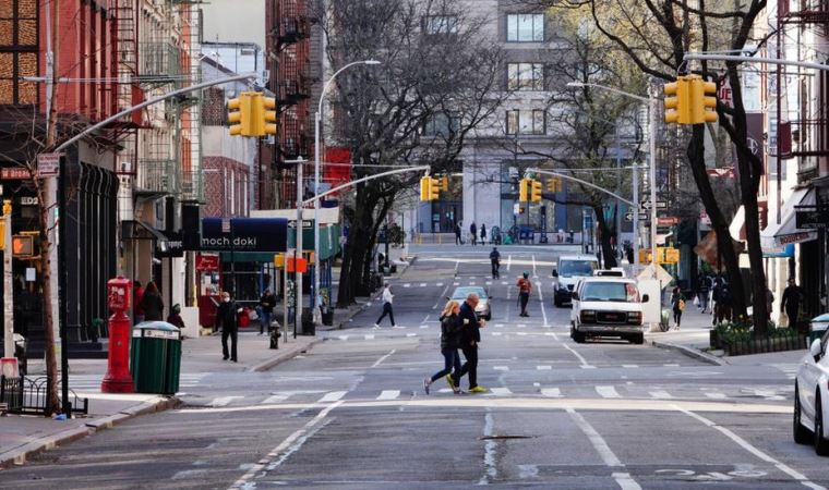 Koronavirüs salgının yeni merkezi olan New York'taki doktorlar: 'Tesislerimiz üçüncü dünyas ülkesi hastaneleri gibi'