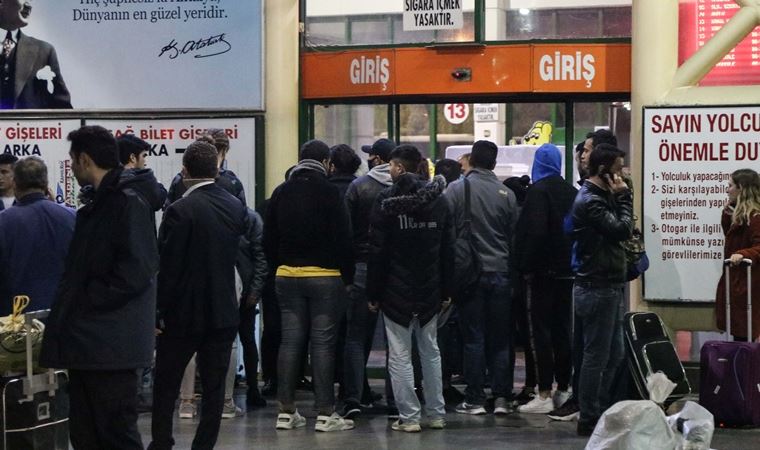 Antalya Otogarı'ndan yolcu otobüslerin çıkışına izin verilmedi