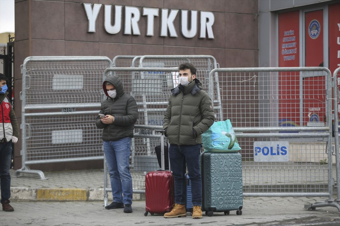 Avrupa'dan gelen ilk kafilede yer alanların karantina yurtlarından tahliyesi başladı