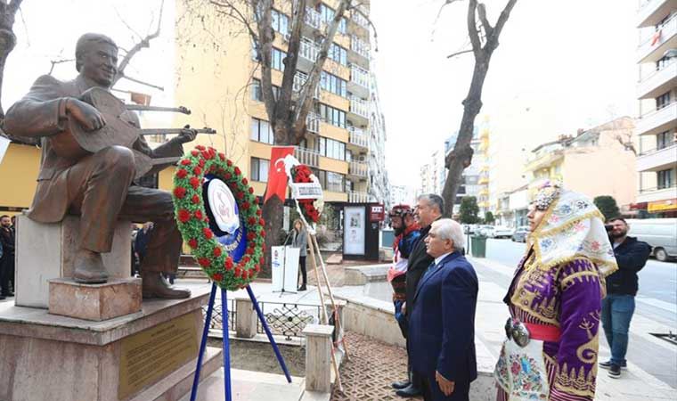 Halk ozanı Özay Gönlüm Denizli'de anıldı