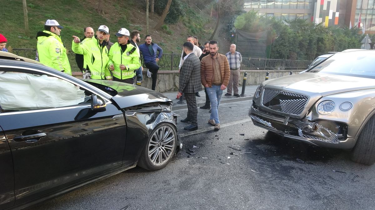 Yeni aldığı otomobille arkadaşının cipine çarptı