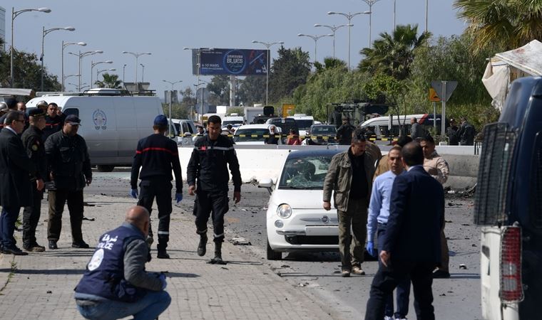 ABD'nin Tunus Büyükelçiliği yakınında bombalı saldırı: 5 yaralı