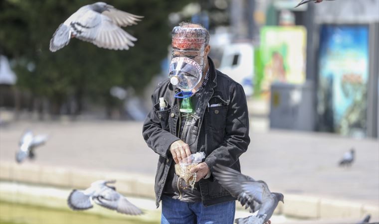 Yurttaş kendi maskesini yaptı